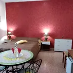Alojamento de Acomodação e Pequeno-almoço Vico Vacanze