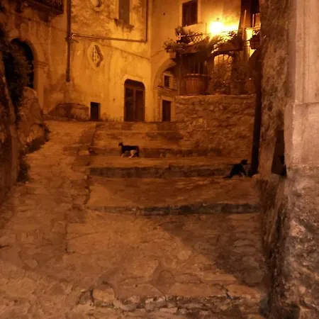 Vico Vacanze לינה וארוחת בוקר