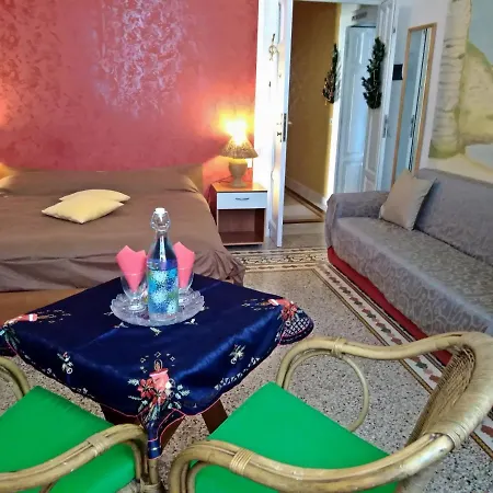 Vico Vacanze Oda ve Kahvaltı 4*